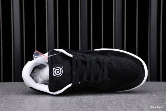 Toy (2020) Low Dunk Nike Medicom CZ5127-001 SB 0824